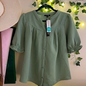 Papermoon Green Blouse - New With Tags!
Size XS